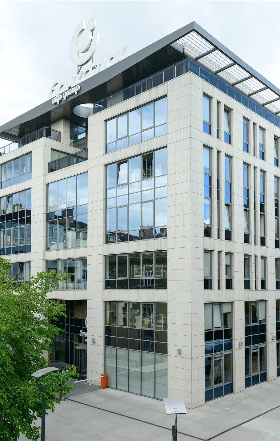 201203_Banker's_Bank of the Year award 1 201203_Banker's_Bank of the Year award 1