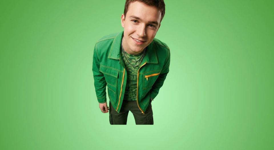 YoungPower visuals - 09Visual behind calculator Mobile