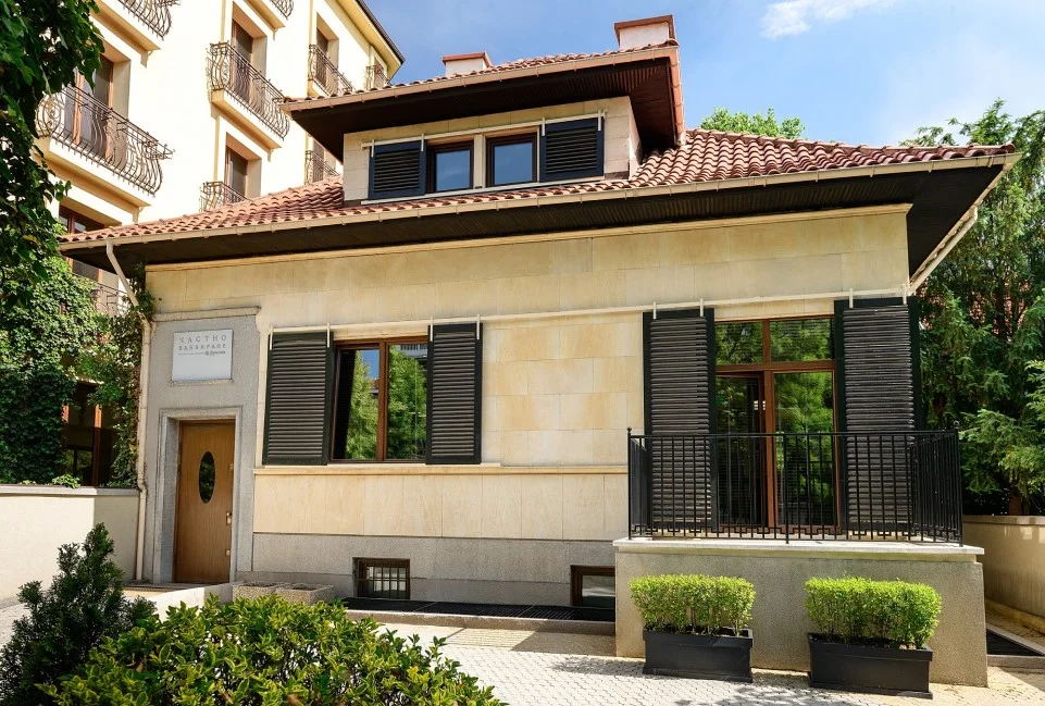 Частно банкиране сграда